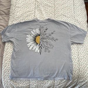 o’neil size small graphic tshirt